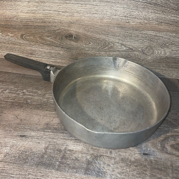 Black and Silver Cookware Frying Pan with Flat Bottom and Long Handle - Picture 1 of 7